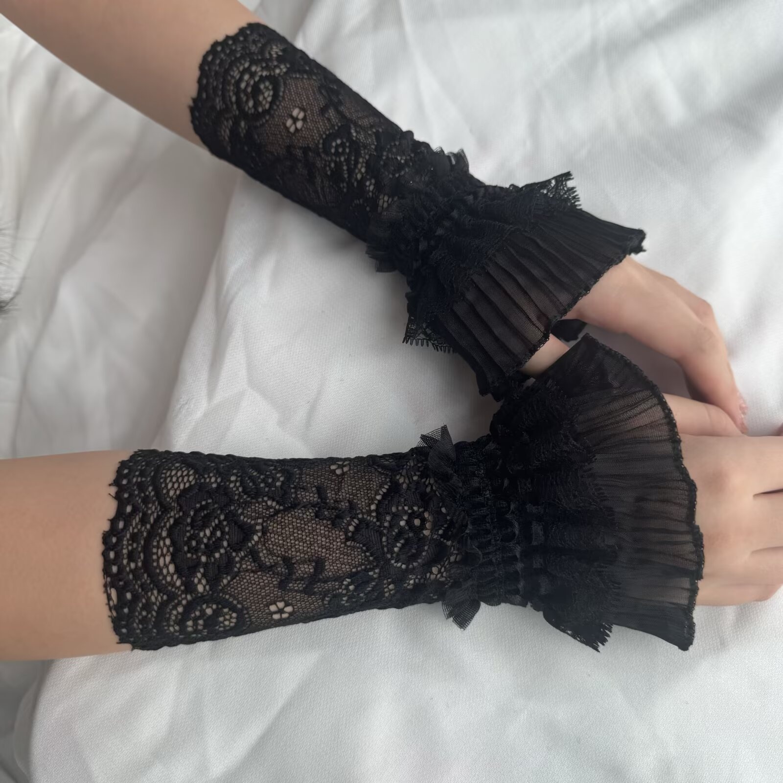 Lace Hollow Wrist Covers Trump - Men Accessories For Wrist 评论和价格