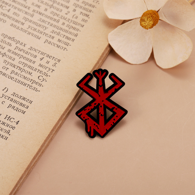 Hot Game Badge Sign Brooch Pin - Men Accessories Online 评论和价格